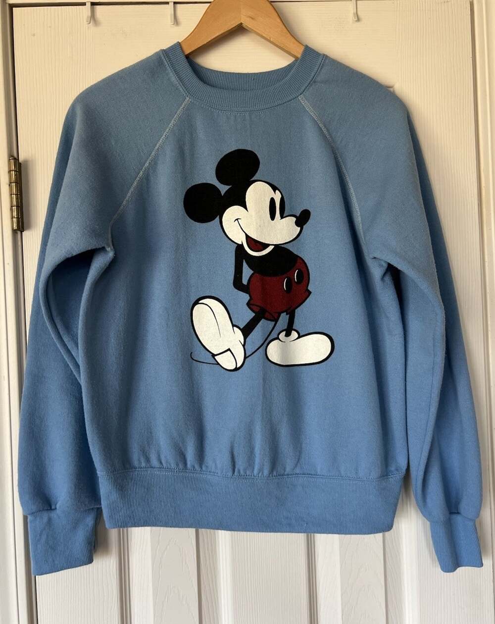 Mickey Mouse Sweatshirt Long Sleeve Pullover Raglan Medium Vintage Disney